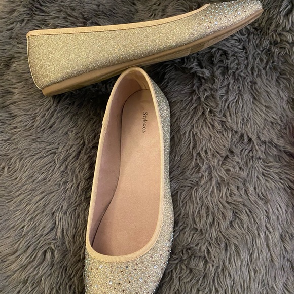 Sparkly Gold Champagne Flats - Picture 4 of 6